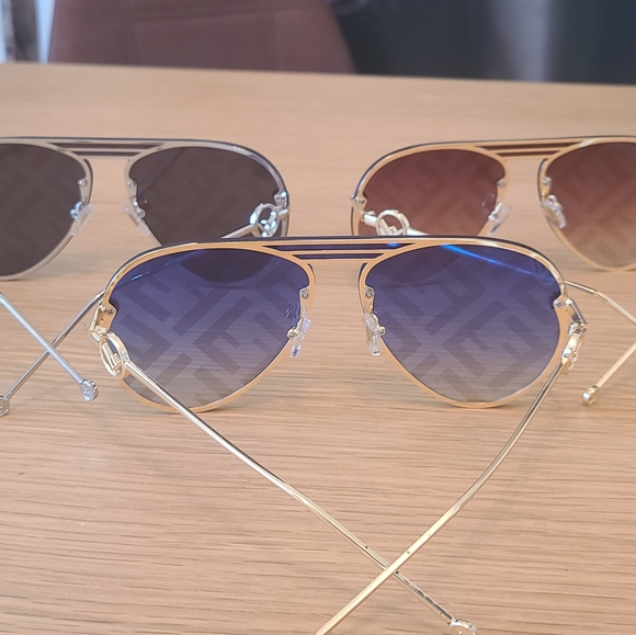 F Sunglasses - Picture 4 of 4